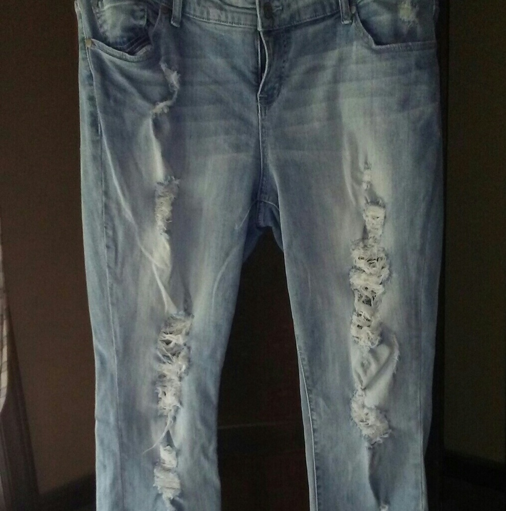 Torrid super distressed light bleached jeans 18